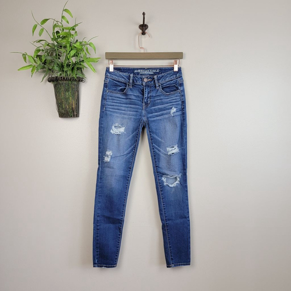 American Eagle Outfitters Denim - American Eagle Jegging Medium Wash Skinny Low Rise Distressed Denim AE 4 Jeans